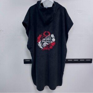 ESCUDO NEGRO ADULTO ML UNISEX